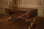 Κλασικό γραφείο N12 σε σκούρα απόχρωση με συρτάρια και δύο καμπύλα πλαϊνά στηρίγματα