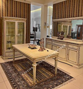 ΚΛΑΣΙΚΕΣ ΤΡΑΠΕΖΑΡΙΕΣ-ΚΛΑΣΙΚΑ ΕΠΙΠΛΑ ΑΡΖΟΥΜΑΝΙΔΗΣ