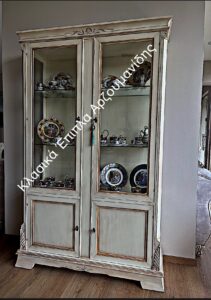 Κλασικές Βιτρίνες - Εντυπωσιακή Κομψότητα & Παράδοση | Κλασικά Έπιπλα Αρζουμανίδης - Κλασική βιτρίνα KLASSIK