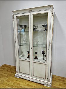 ΚΛΑΣΙΚΕΣ-ΒΙΤΡΙΝΕΣ-ΚΛΑΣΙΚΑ-ΕΠΙΠΛΑ-ΑΡΖΟΥΜΑΝΙΔΗΣ