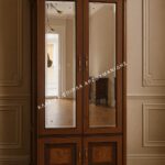 Κλασική Ντουλάπα Ν19 με δύο καθρεφτιζόμενες προσόψεις και σκουρόχρωμο πλαίσιο