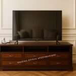 Κλασικό έπιπλο tv carmen 3 σε σκούρα καφέ απόχρωση, με χαμηλή βάση, ανοικτό επάνω τμήμα και κλειστούς χώρους στην πρόσοψη