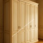 Κλασική Ντουλάπα Ν24 σε ανοιχτή κρεμ απόχρωση με πλαισιωμένες πόρτες και ευθύγραμμη βάση