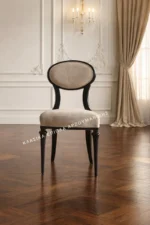 Κλασική καρέκλα 1058-S με μαύρο πλαίσιο, οριζόντια οβάλ πλάτη και μονόχρωμη μπεζ ταπετσαρία
