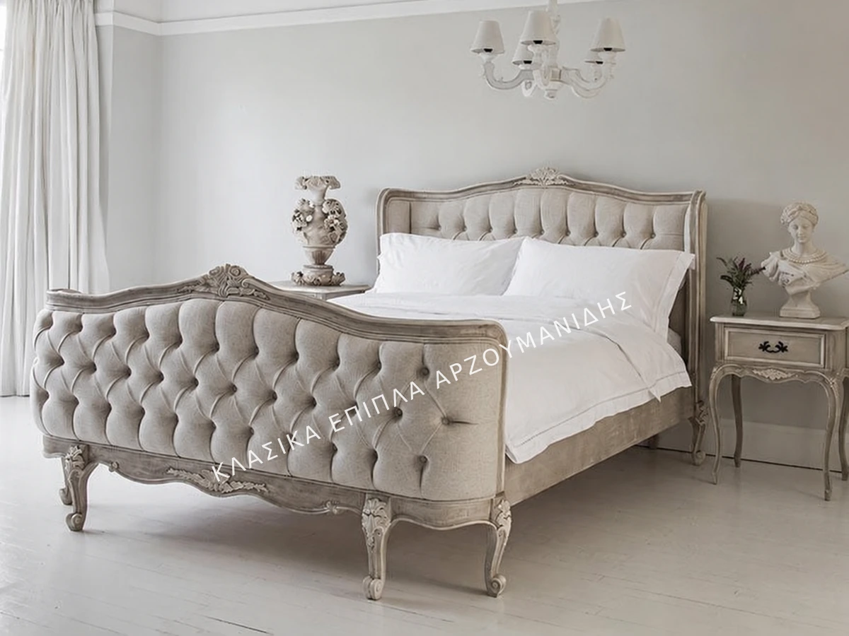klasiki-krevatokamara-adele-6165-1200x900 Κλασική Κρεβατοκάμαρα ADELE με ανοιχτόχρωμο διακοσμημένο πλαίσιο και ψηλό καπιτονέ ποδαρικό.