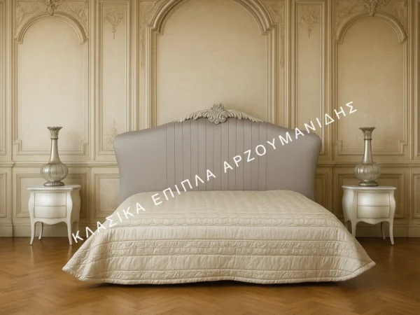 Κλασική Κρεβατοκάμαρα AVALON με γκρι επενδυμένο κεφαλάρι, κάθετες γραμμές, διακοσμημένη κορυφή και ανοιχτόχρωμα κομοδίνα.