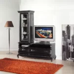 Κλασική Σύνθεση tv ANDROS σε σκούρα απόχρωση, με ψηλή αριστερή βιτρίνα και χαμηλή βάση με συρτάρια και ανοικτό κεντρικό τμήμα