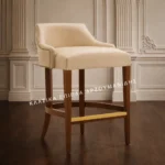 Κλασικό σκαμπό ART. 0460C με χαμηλή ανοιχτόχρωμη πλάτη, επενδυμένα πλαϊνά και καφέ πόδια