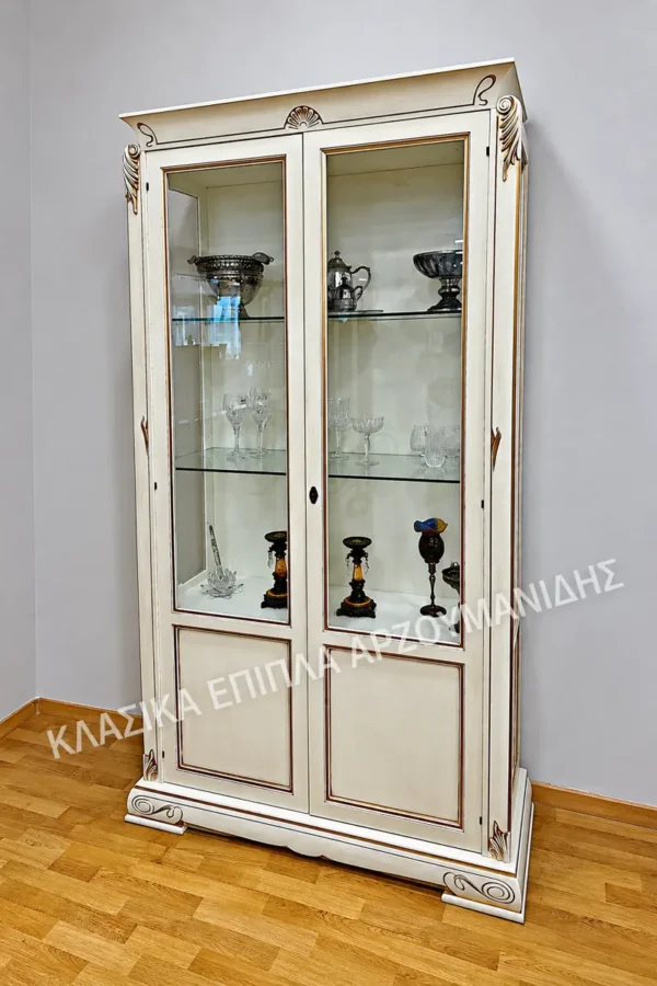 Κλασική βιτρίνα EPION 2F σε ανοιχτή απόχρωση με δύο γυάλινα μέτωπα και πλαισιωμένα κάτω πάνελ